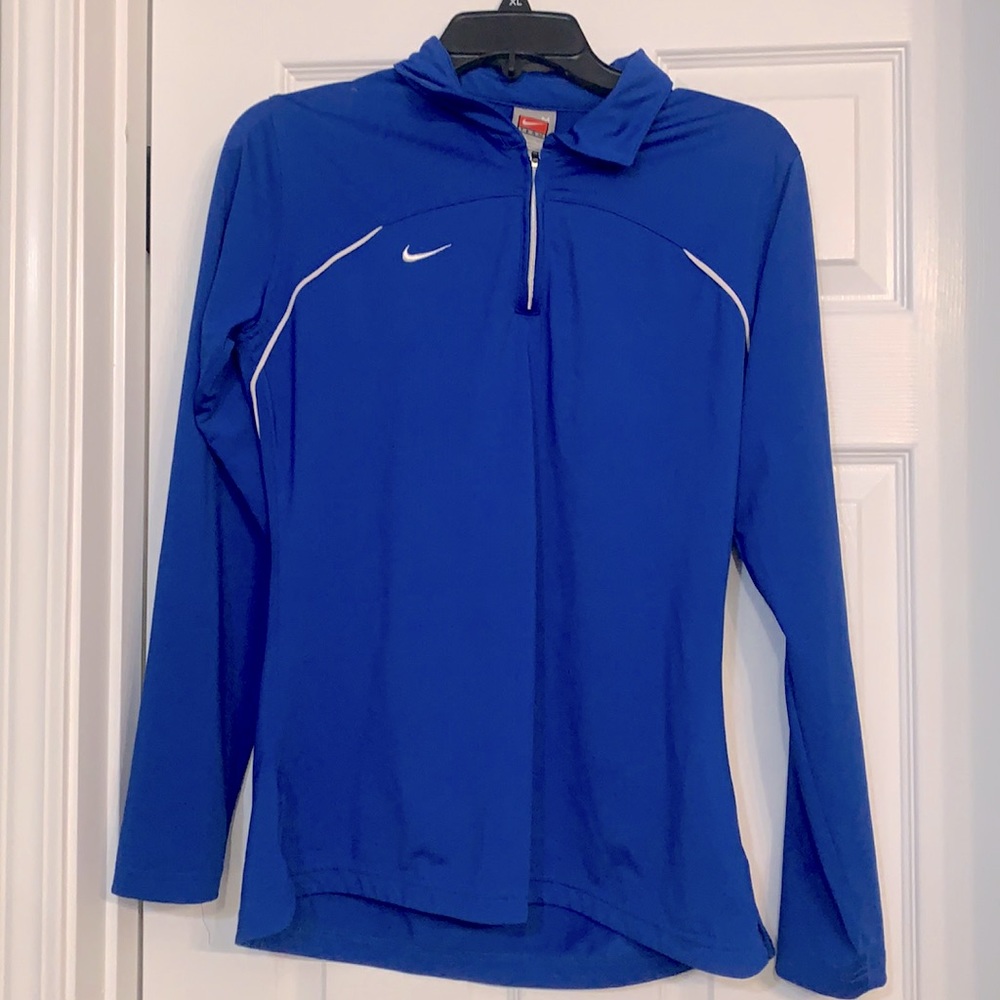 Nike dry fit long sleeve pullover